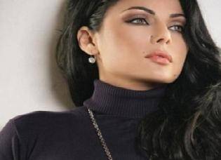 هيفاء وهبي متهمة بسرقة مجوهرات خالتها