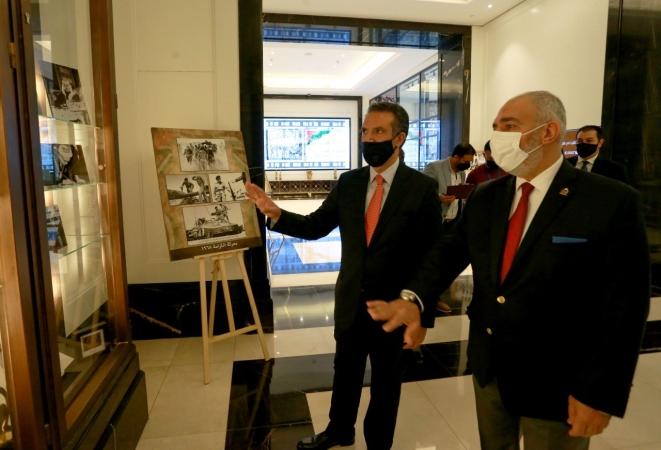 وزير السياحة والآثار يفتتح معرض صور مراحل تأسيس الدولة الأردنية