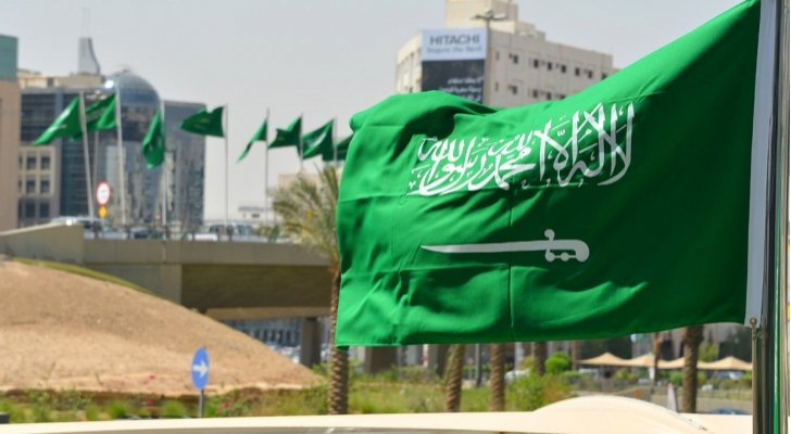 السعودية تفرض شروط على القادمين غير السعوديين من الخارج
