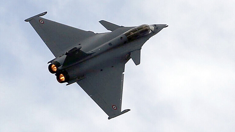 الدفاع الفرنسية: صفقة بيع 30 طائرة لمصر ستساعد في الحفاظ على 7000 فرصة عمل