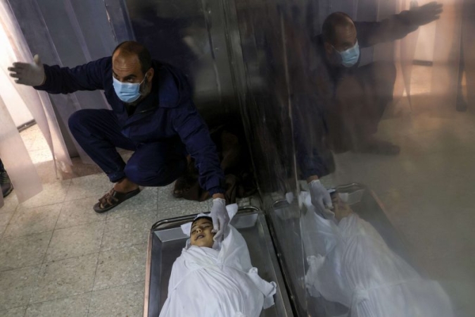 ارتفاع ضحايا العدوان الإسرائيلي على غزة إلى 48 شهيدا و 304 مصابين ( صور)