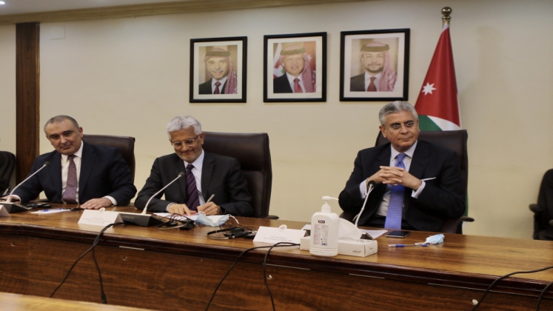 الأردن يوقع على اتفاقيات مع البنك الدولي
