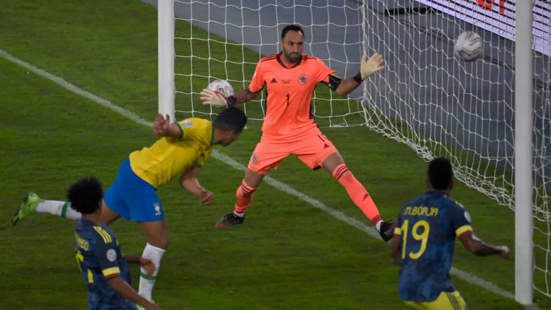 البرازيل تعقد حظوظ كولومبيا في فوز مثير للجدل