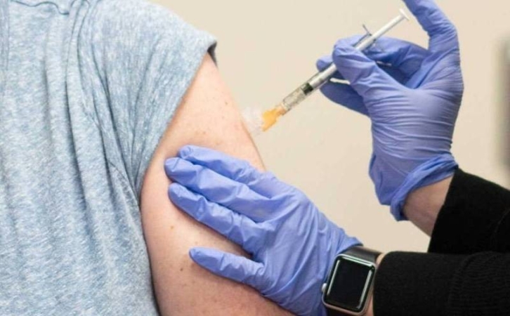 الصحة : 4.64 مليون جرعة لقاح قُدِّمت منذ بدء برنامج التطعيم