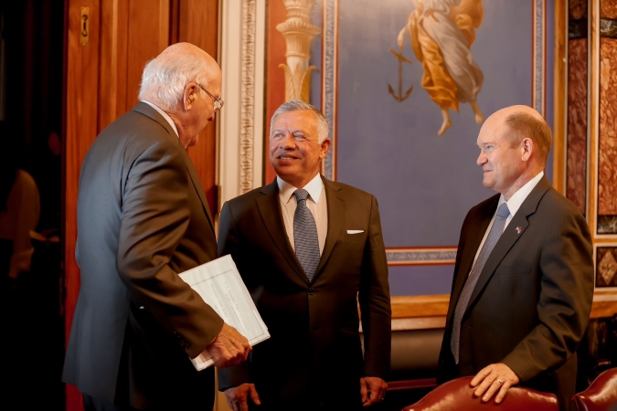 الملك يلتقي أبرز لجان مجلس الشيوخ الأمريكي