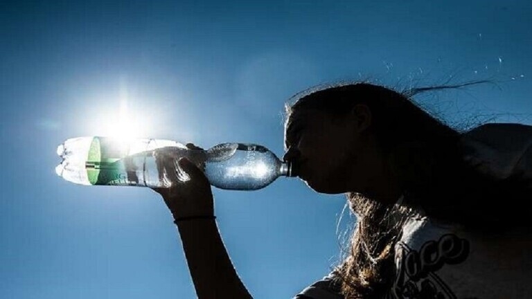 تعرف على تاثير شرب كمية قليلة من الماء في الجو الحار على الجسم