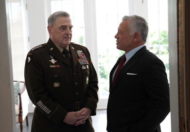 الملك يلتقي رئيس هيئة الأركان المشتركة للجيش الأمريكي
