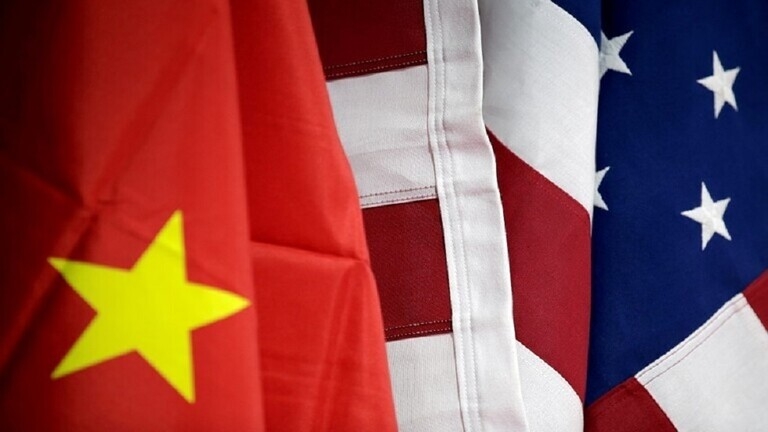 الصين تفرض عقوبات مضادة على وزير التجارة الأمريكي السابق وأفراد آخرين