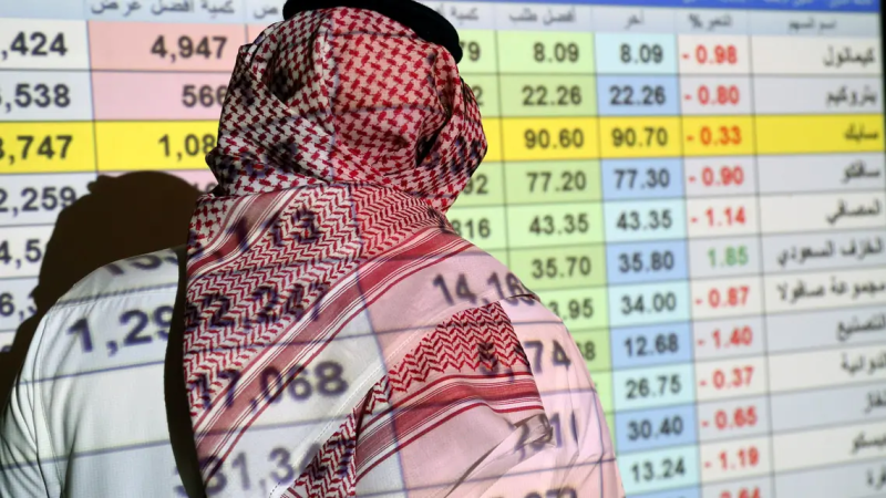 سوق السعودية تخترق مستويات جديدة