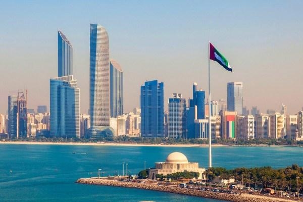 الإمارات تعتمد الإقامة الخضراء للوافدين
