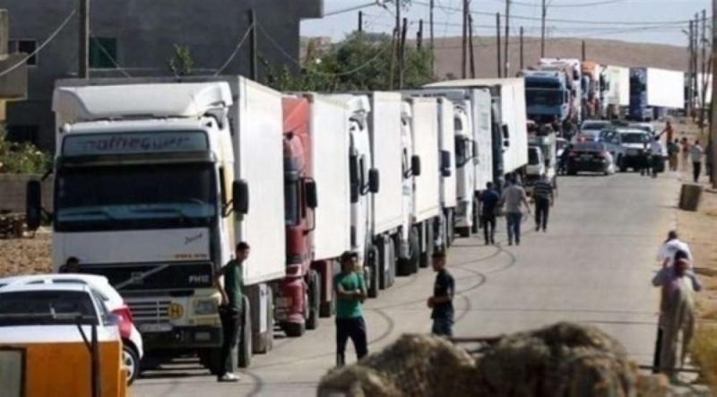 مطالبة بإلغاء الرسوم الجمركية على الشاحنات الأردنية والسورية