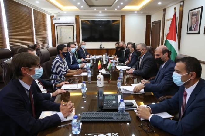 وزير التخطيط يبحث تعزيز العلاقات الاقتصادية والتنموية مع بلجيكا
