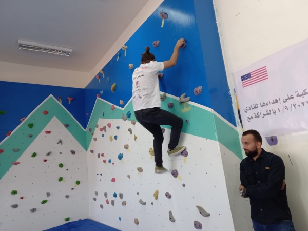 افتتاح فعاليات مشروع الجدار المتسلق في نادي عبين عبلين