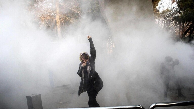 إيران تعلن اعتقال العشرات على خلفية اشتباكات بين قوات الأمن ومحتجين في أصفهان