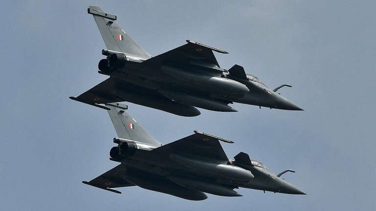 فرنسا توقع صفقة لبيع 80 مقاتلة للإمارات