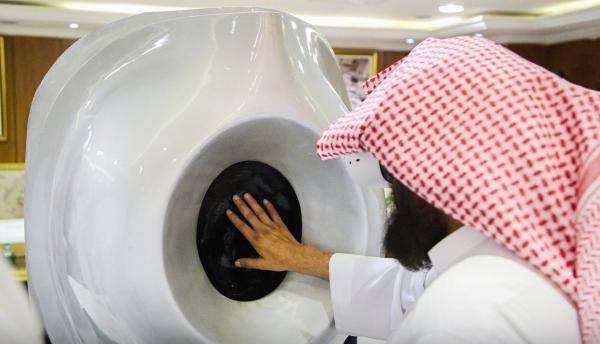 السعودية تطلق مبادرة تسمح بلمس الحجر الأسود افتراضيا