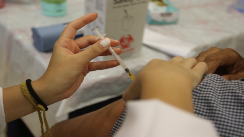 الصحة تعلن تعطيل مراكز التطعيم ضد لقاح كورونا يومي الخميس والجمعة