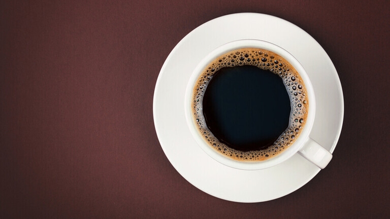 لماذا يجب أن نشرب القهوة قبل أخذ قيلولة ؟ عالم أعصاب يوضح