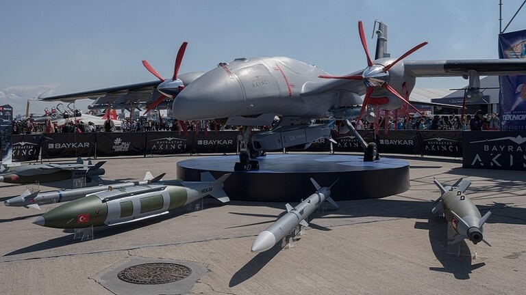 تركيا توقع أول عقد تصدير للطائرة القتالية بيرقدار آقنجي