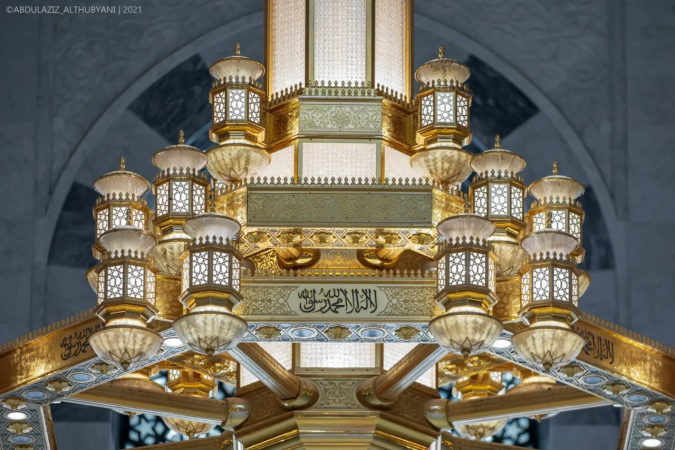 بالصور.. فنان سعودي يوثق جمال العمارة في الحرم المكي