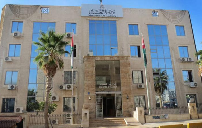 هل موظف القطاع الخاص يستحق أجرا إضافيا عن يوم الانتخابات ؟ وزارة العمل توضح