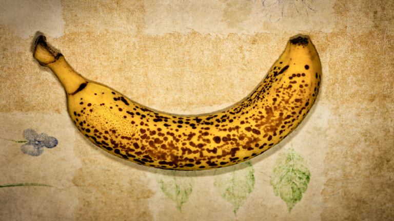 كشف سر البقع البنية على قشر الموز!