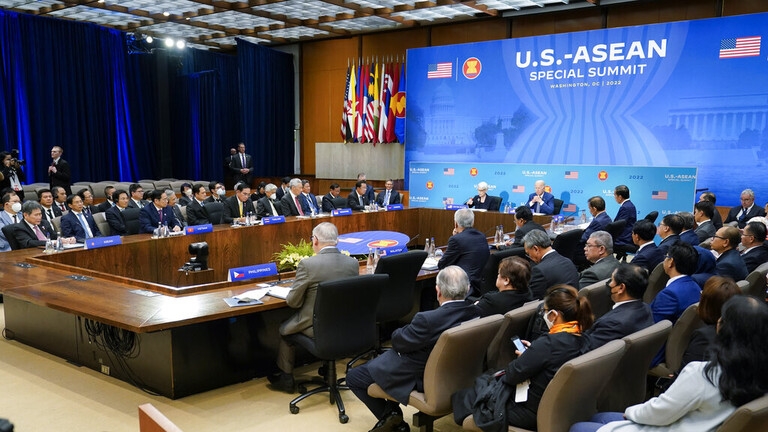 الولايات المتحدة وآسيان تعلنان عن أهمية الوقف الفوري للأعمال القتالية في أوكرانيا
