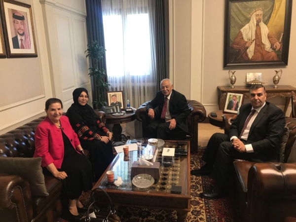 رئيس الديوان الملكي يلتقي وفد من الاتحاد النسائي الأردني العام