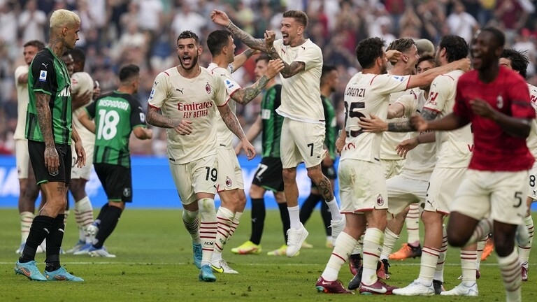 ميلان يحرز لقب الدوري الإيطالي للمرة الأولى منذ 11 عاما