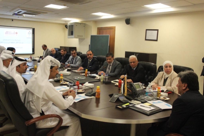 وزير النقل يبحث مع وفد قطري تعزيز التعاون المشترك