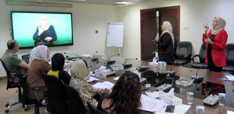 عقد امتحان للمترجمين الراغبين بالحصول على شهادة مترجم معتمد للغة الإشارة