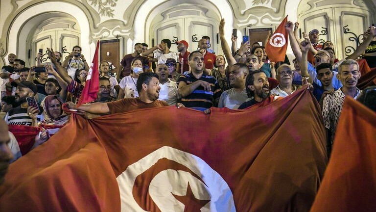 النهضة تدعو الحكومة التونسية للمصارحة بحقيقة الوضع الاقتصادي