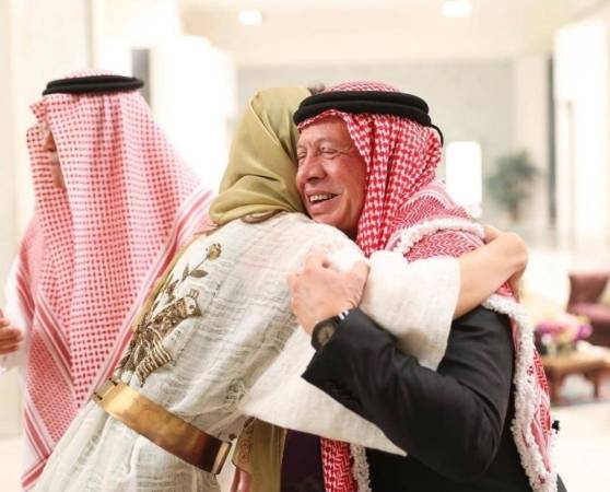 من هي رجوة آل سيف خطيبة ولي العهد الامير الحسين ؟