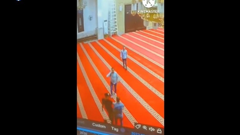 فيديو مثير للجدل داخل مسجد  .. والأمن يكشف التفاصيل