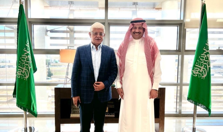 سفير خادم الحرمين يلتقي رئيس مجلس ادارة كابيتال بنك