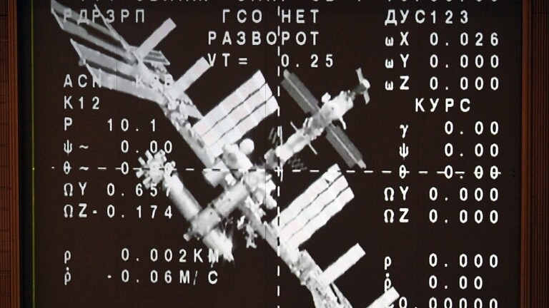 مركبة سويوز الروسية تنفصل عن المحطة الفضائية وتعود إلى الأرض