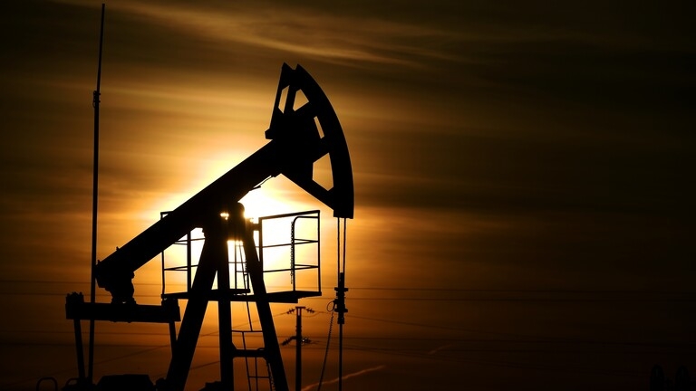 إندونيسيا تعارض فرض سقف على سعر برميل النفط الروسي