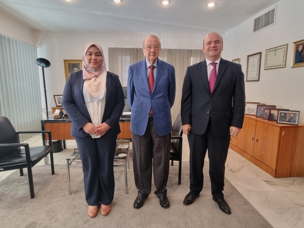 بحث تطوير علاقات الأردن وماليزيا الاقتصادية