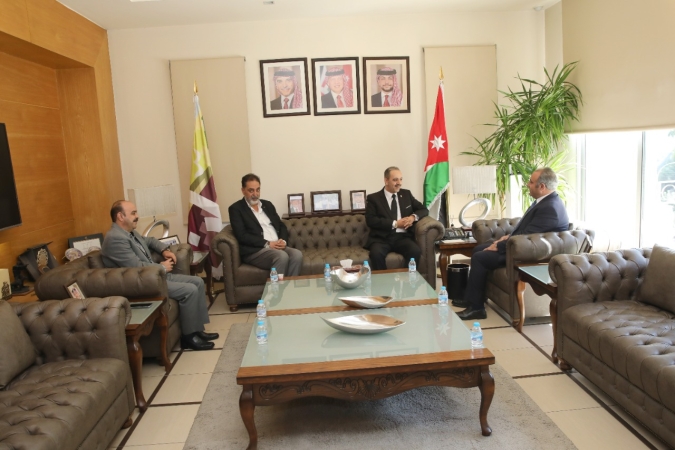 أمين عمان يلتقي رئيس رابطة الكتاب الأردنيين