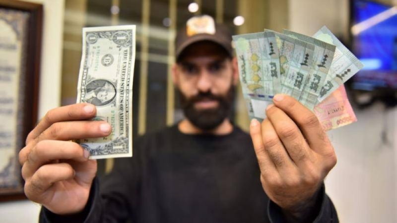 لأول مرة في التاريخ.. الدولار يتجاوز عتبة 40 ألف ليرة لبنانية
