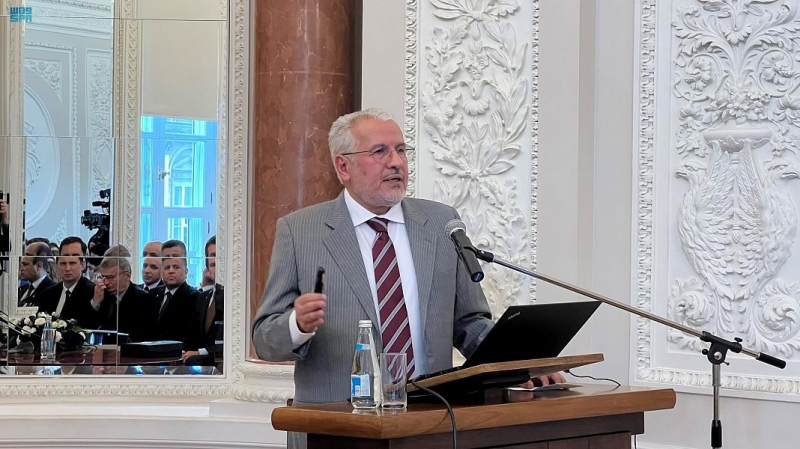 المشرف العام على مركز الملك سلمان يبرز منجزات العمل الإنساني الدولي للسعودية في جامعة وارسو