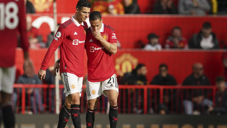 الدوري الإنجليزي.. تشيلسي يواصل صحوته بقيادة بوتر ويونايتد ينتكس مجددا