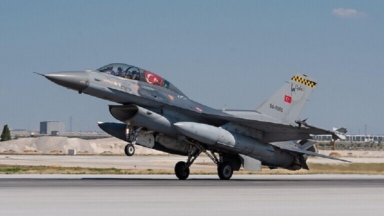 الطيران الحربي التركي يقصف منطقة تضم مخيما لعائلات داعش في سوريا