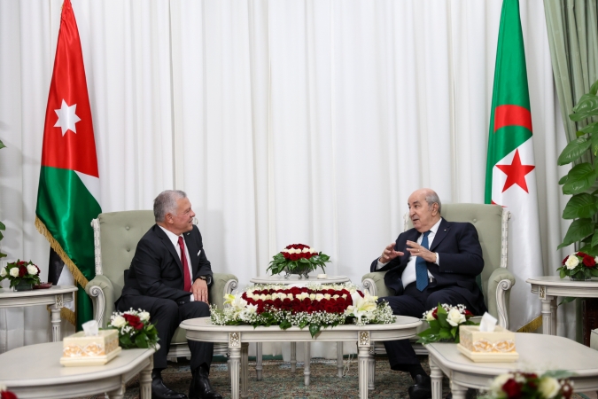 الملك والرئيس تبون يعقدان مباحثات في الجزائر