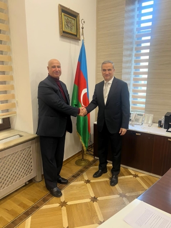 الملكاوي يُطلع شفييف على مبادرات لتأسيس شبكات تعاون شعبية بين الأردن وأذربيجان
