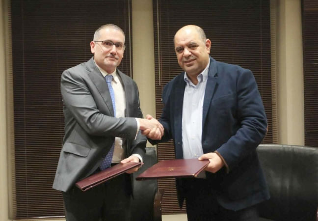 الاقتصاد الرقمي توقع اتفاقية شراكة لإنشاء مركز تقني في عمان