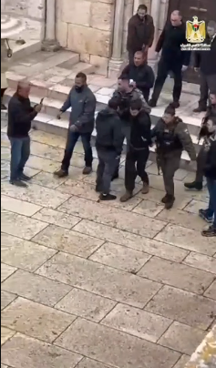 مستوطنان يحاولان الاعتداء على كنيسة الجثمانية في القدس