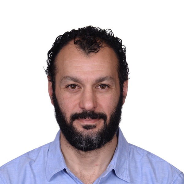 مازن العمري :الجنس الناعم يأكل الافاعي.. والخشن يلعق «آيسكريم» !