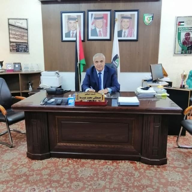 مطصفى محمد عيروط يكتب : توجيه جلالة الملك::تكثيف التوعيه لتسهيل عملية التغيير في النظام التعليمي 
