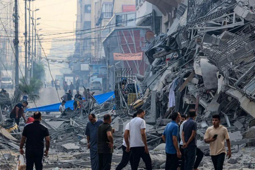 4 شهداء بقصف منزل في المغراقة وسط قطاع غزة